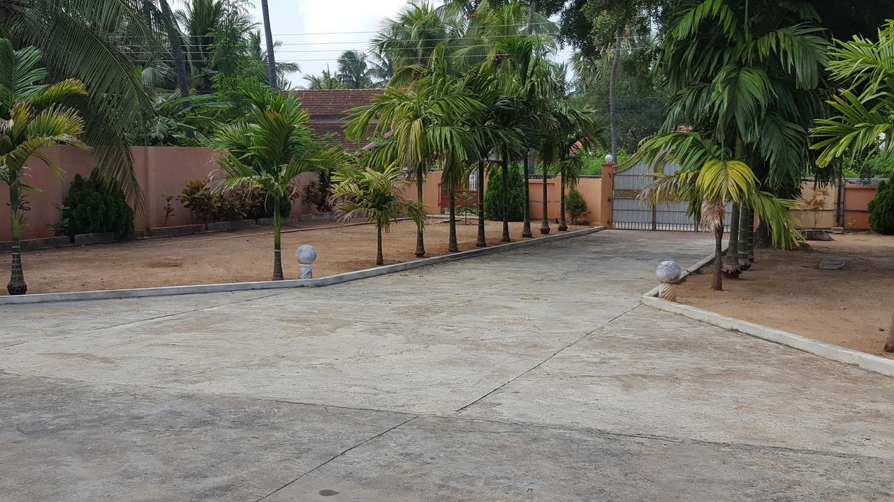 Point Pedro Tulip Guest Inn מראה חיצוני תמונה