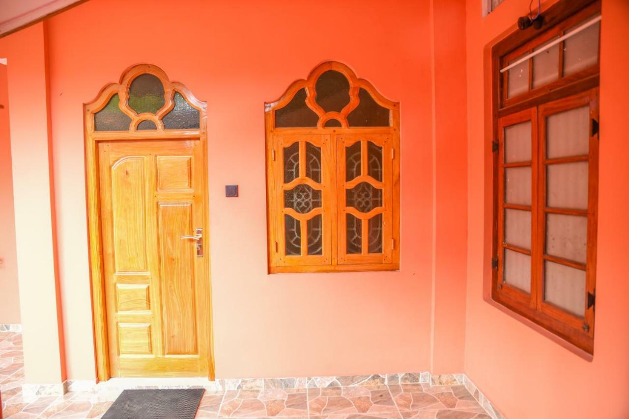 Point Pedro Tulip Guest Inn מראה חיצוני תמונה